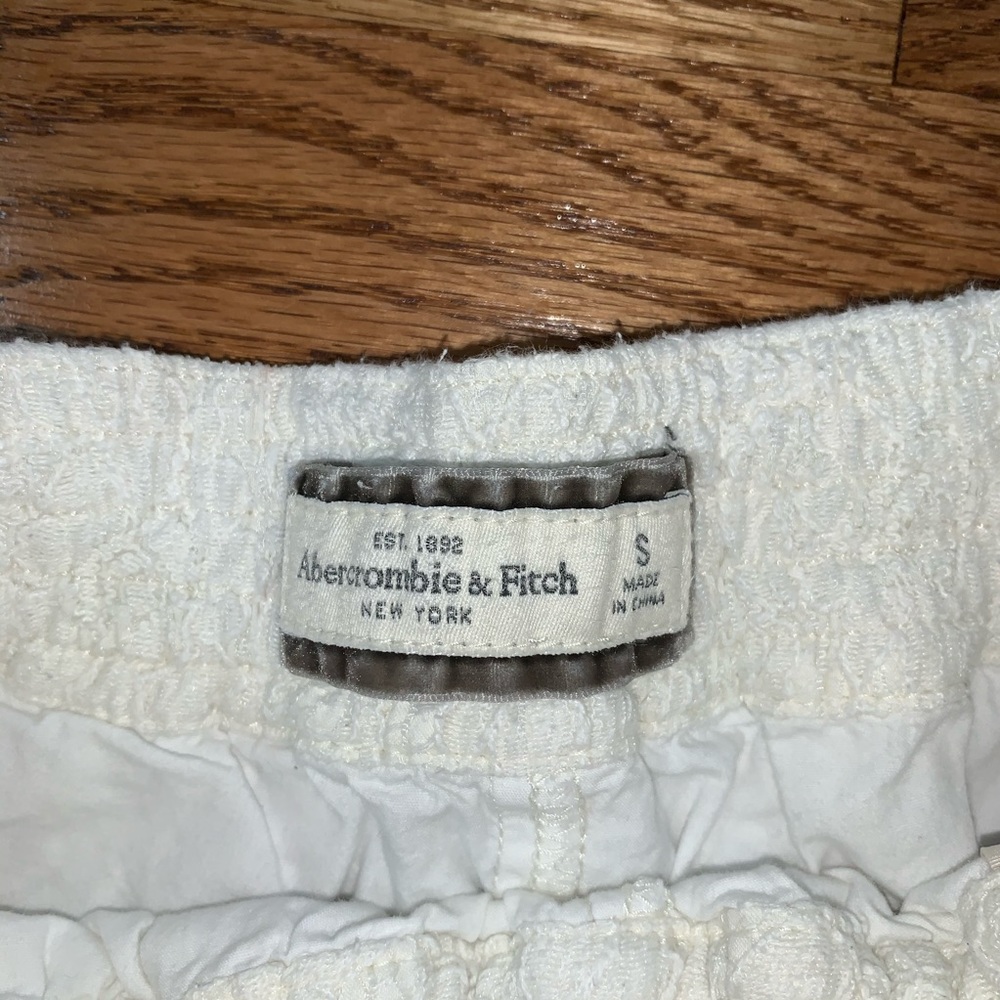 Lace A&F Shorts - Picture 3 of 5